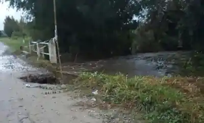 Vecinos alertan por el estado de un puente clave tras las intensas lluvias