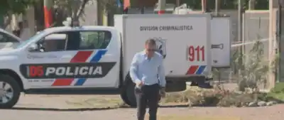 Un vecino sintió un olor insoportable y dio aviso: adentro, una pareja llevaba más de una semana sin vida