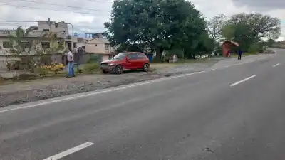 Ruta 9: chocaron un camión y un auto y el tránsito quedó patas para arriba