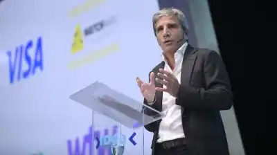 Caputo les prometió a los empresarios una reforma impositiva: la fecha que sorprendió a todos