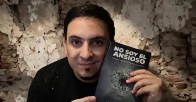 El joven de General Alvear que convirtió el bullying en un libro y hoy recorre escuelas: "No soy el ansioso"