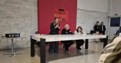 La mujer que manejó los papeles de los Bomberos de Bernal durante 30 años ahora los conduce