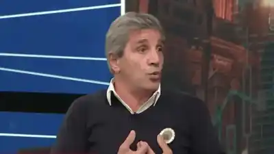 El ministro salió a defender a su colega y reveló detalles sobre los créditos que generan polémica