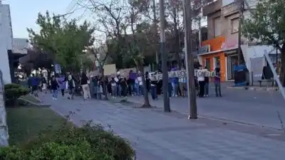 La apuñaló, se hizo la muerta para sobrevivir y ahora su familia exige una condena ejemplar