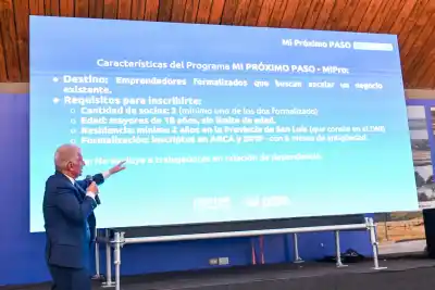 Poggi lanzó la tercera edición de "Mi Próximo Paso" y pidió un esfuerzo especial a intendentes