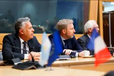 Frigerio llevó a París la carta que Entre Ríos juega para destrabar la basura y la energía