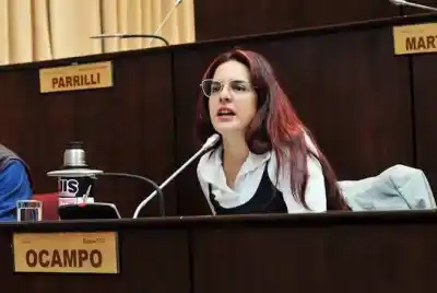 Le dijo que manipulaba en redes y él le contestó con un número que la dejó muda
