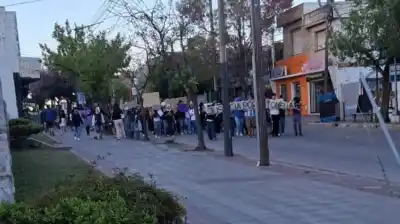 Fingió estar muerta para sobrevivir al ataque de un vecino en La Calera