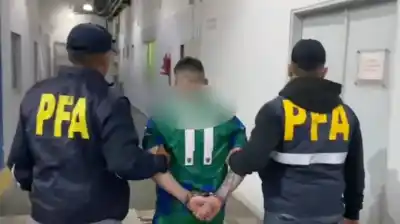 Se hacía el prófugo, pero lo esperaban en la cancha: cayó en pleno torneo de futsal