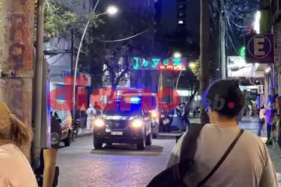 Microcentro de Santiago: el operativo policial en la clínica Yunes que cortó cuatro esquinas