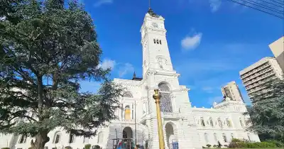 El informe del delito en La Plata que Alak festejó y el dato que un diputado no deja pasar