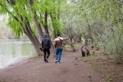 A cinco minutos del centro de Neuquén, 28 hectáreas de verde esconden un paseo que pocos conocen