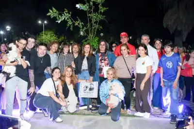 Plantaron un árbol en el Parque Sur y entregaron una ordenanza que cambia una fecha clave