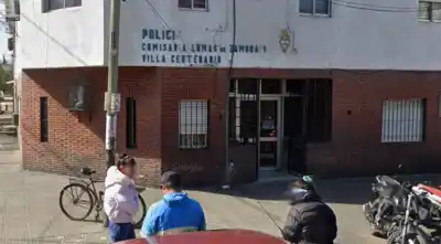 Vecinos de Villa Centenario mataron a un hombre acusado de secuestrar y abusar de una nena: qué encontraron adentro