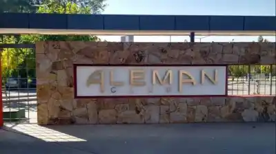 Lo que comenzó como una celebración deportiva terminó con 10 jugadoras imputadas por un presunto abuso sexual
