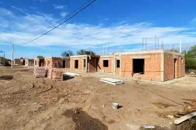 Las 16 casas de Carpintería ya tienen techo: el detalle que define la recta final