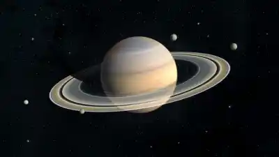 El planeta que tiene 293 lunas y el domingo se deja ver desde Argentina