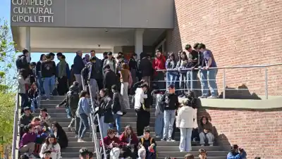 Cipolletti ya no mira de afuera: el edificio que cambió la cultura de la ciudad