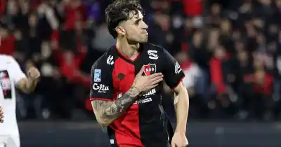 Newell's y Lanús chocan en el Coloso con la clasificación en juego y un antecedente que duele