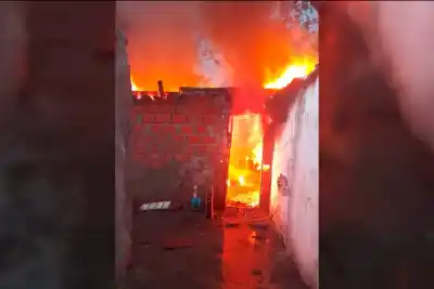 Un hombre de 80 años dormía cuando el fuego avanzó en su casa de Paraná