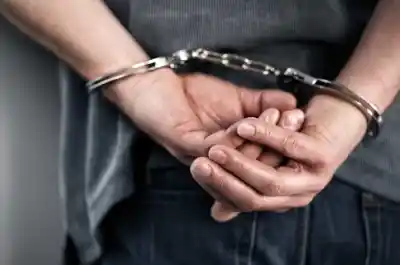 Ex policía condenado por violación en comisaría recibe sanción definitiva tras años de demora