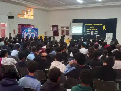 Más de 200 estudiantes de Laguna Naicneck se plantaron frente a un tema que nadie quiere hablar