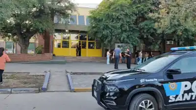 Detienen a un adolescente tras el tiroteo escolar: su rol en el caso genera interrogantes