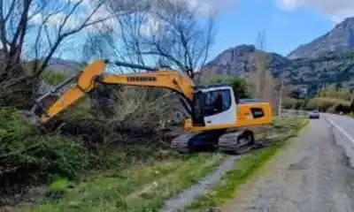 Vialidad mete máquina en las rutas de Chubut: pórtico de Trelew demolido y qué se viene