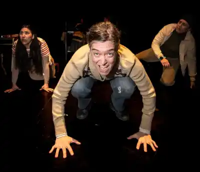 Dos funciones a sala llena y vuelven a escena: la obra que revive la cárcel de Devoto en Santa Rosa