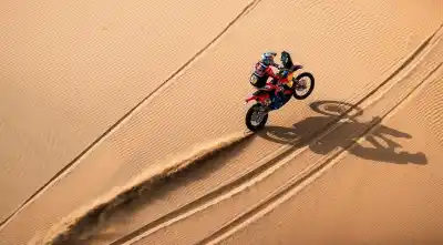 Luciano Benavides se subió al segundo puesto del Mundial y ahora depende de un resultado ajeno en Abu Dhabi