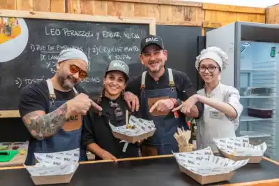 Ocho cocinas salen de sus restaurantes y arman una feria en el Centro Cívico