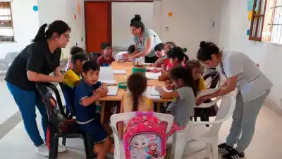 Lanzan programa educativo gratuito con un enfoque especial para estudiantes