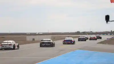 El autódromo de Centenario se quedó a oscuras: la deuda que nadie pagó y el plan B para las picadas
