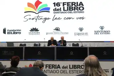 Un médico santiagueño presentó su libro sobre el Chagas y una escena inesperada sorprendió a todos