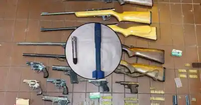 Allanaron dos casas en Fray Luis Beltrán y se toparon con una granada de mortero