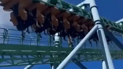 Un fallo en la montaña rusa dejó a los pasajeros atrapados en altura: esto fue lo que ocurrió