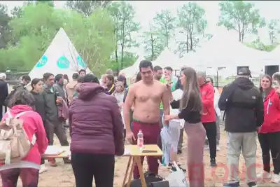 160 nadadores se meten en el río Paraná: el dato que sorprende a los organizadores