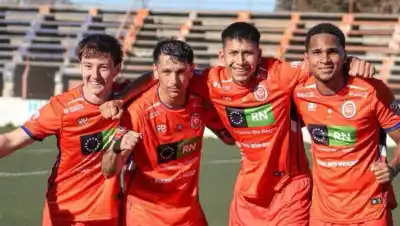 Un partido que había terminado 3-2 terminó 2-0: el fallo que metió a Deportivo Roca en la segunda ronda