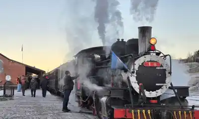 La Trochita vuelve a andar: la locomotora que repararon en El Maitén y las 25 salidas que se vienen en octubre