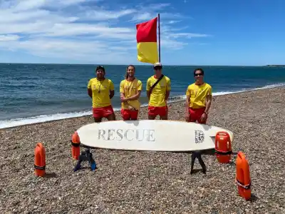 Puerto Madryn busca guardavidas: el trámite que deja afuera a muchos sin apelación