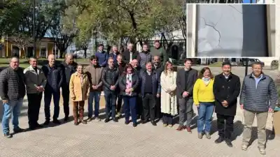 A piedrazos en plena madrugada: apuntaron contra la casa de un intendente entrerriano
