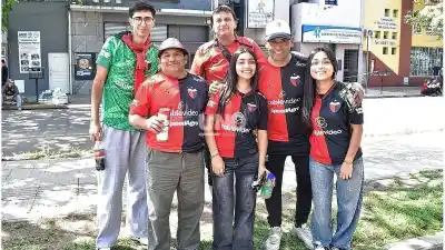Colón: el clima amenazó con arruinarlo todo, pero la hinchada dijo presente en el Brigadier