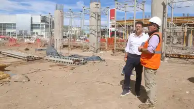 La avenida Mosconi tiene 68 vigas listas y una apertura que ya alivió el tránsito