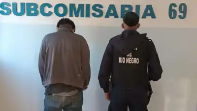 Tenía prohibido acercarse, pero igual volvió a la casa de su expareja: lo que encontró la policía a metros