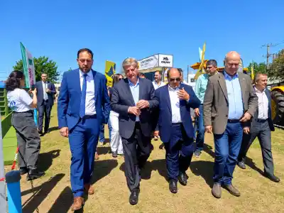 Ziliotto cruzó a Iraeta en plena muestra de Santa Rosa y les avisó a los productores qué les espera desde enero