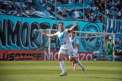 El Demonio apareció sobre el final y Temperley se metió en la pelea por la punta