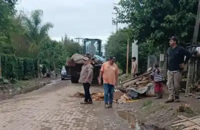 Vecinos de zonas afectadas recibieron una visita inesperada tras el temporal