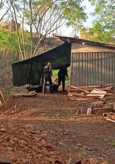 Le pegó con una silla a su hija de 15 años: terminó detenido en Puerto Iguazú