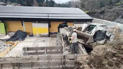 La escuela de Villa La Angostura que espera 105 chicos: la obra que la protege de la montaña ya está al 80%