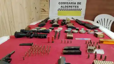 Alderetes: dos familias se tirotearon en plena calle y la policía encontró algo inesperado en los allanamientos